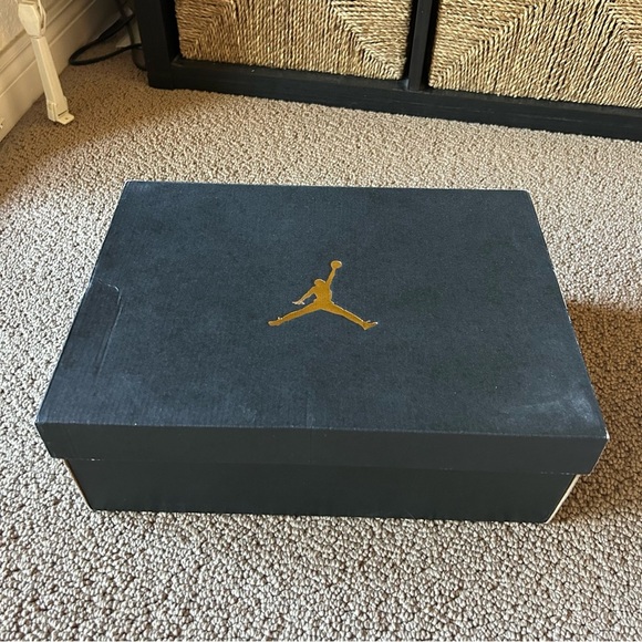 Nike Air Jordan 11 Retro Low Cherry 2016 Size 13 Men’s White Red 528895-102 OG - Picture 11 of 12